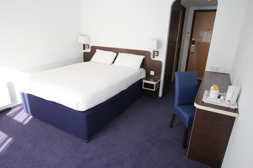 Hotel Ramada Oxford Waterstock Zimmer foto