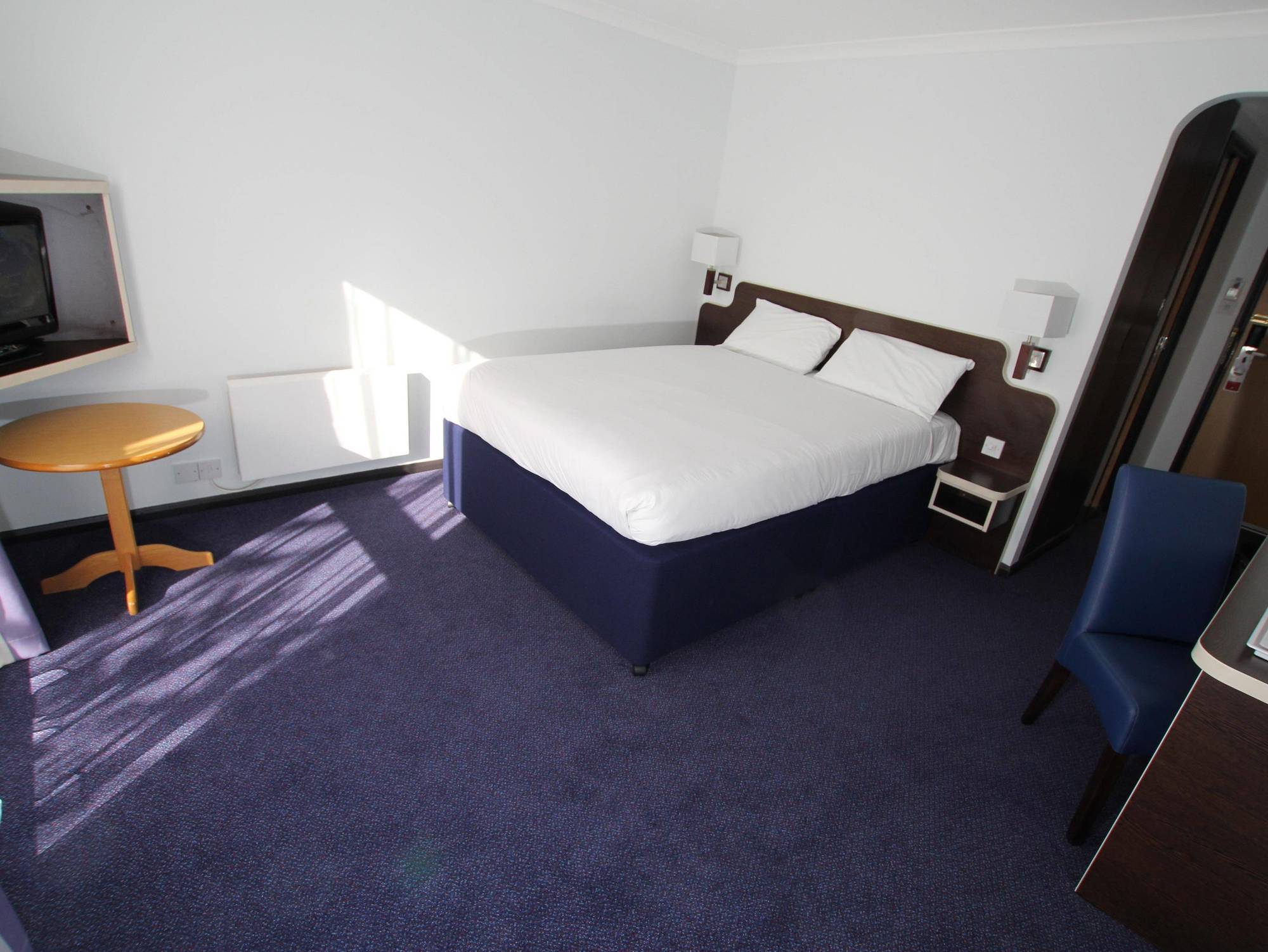 Hotel Ramada Oxford Waterstock Exterior foto